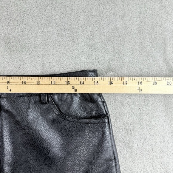 Forever 21 Mini Skirt Womens Medium Black Faux Leather Raw Hem A Line Punk - Picture 4 of 13